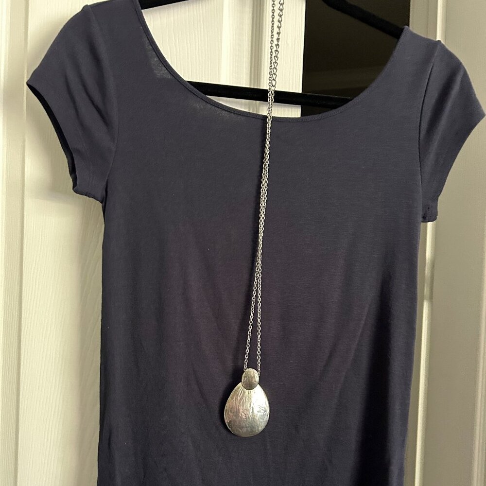 Complete top outfit with top, scarf, purse and necklace